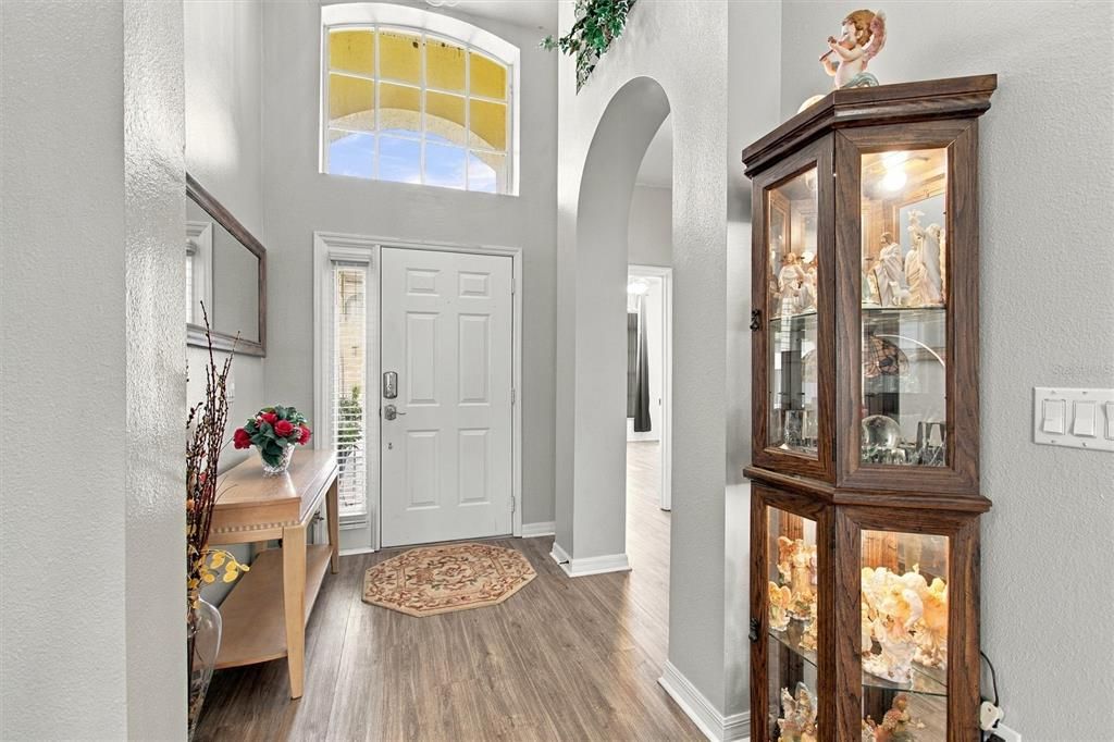 For Sale: $324,750 (2 beds, 2 baths, 1790 Square Feet)