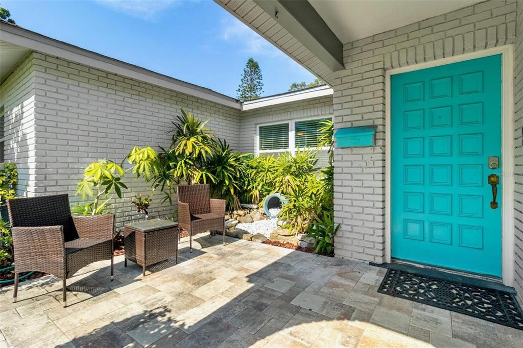 For Sale: $749,900 (5 beds, 3 baths, 2215 Square Feet)