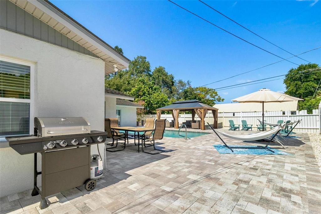 For Sale: $749,900 (5 beds, 3 baths, 2215 Square Feet)
