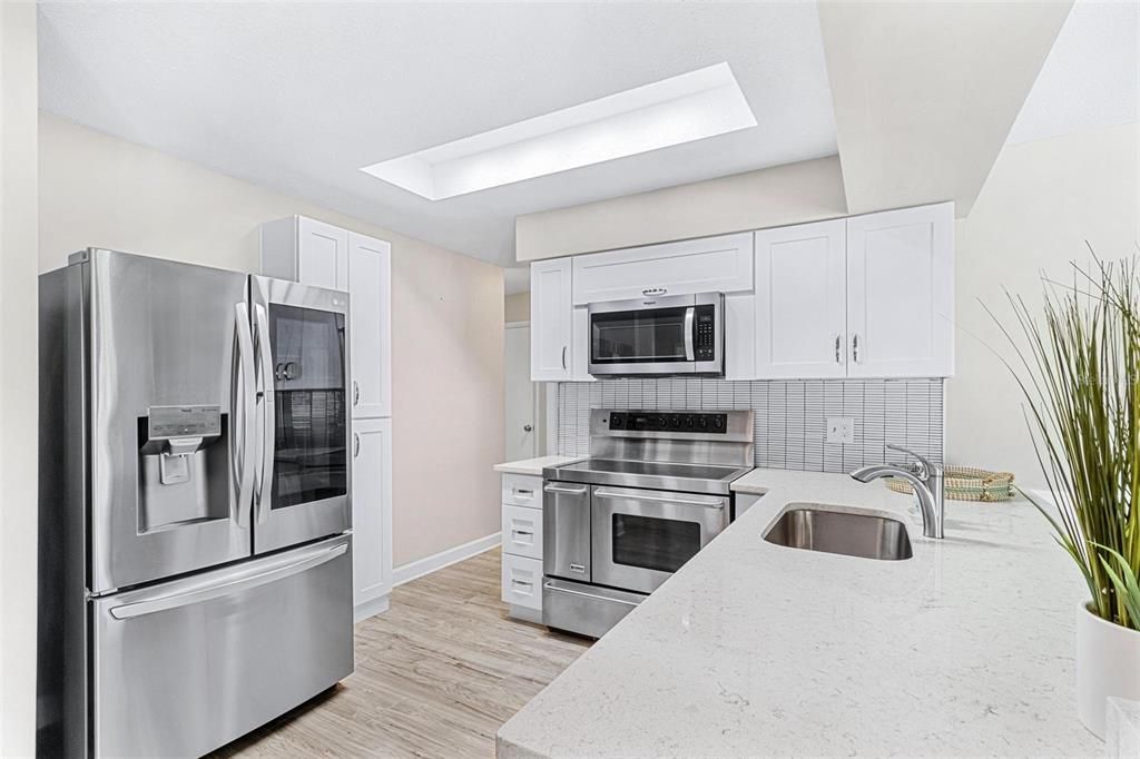 For Sale: $749,900 (5 beds, 3 baths, 2215 Square Feet)