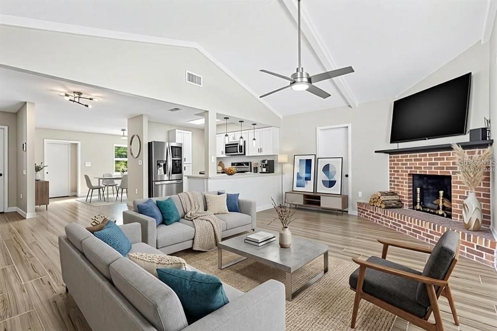 For Sale: $749,900 (5 beds, 3 baths, 2215 Square Feet)
