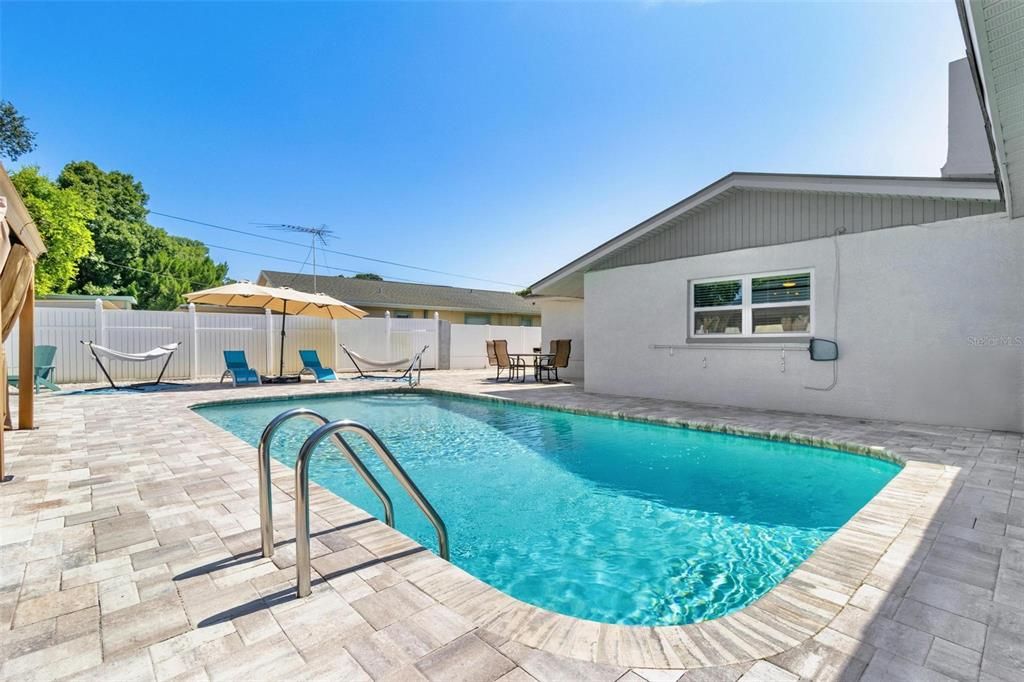 For Sale: $749,900 (5 beds, 3 baths, 2215 Square Feet)