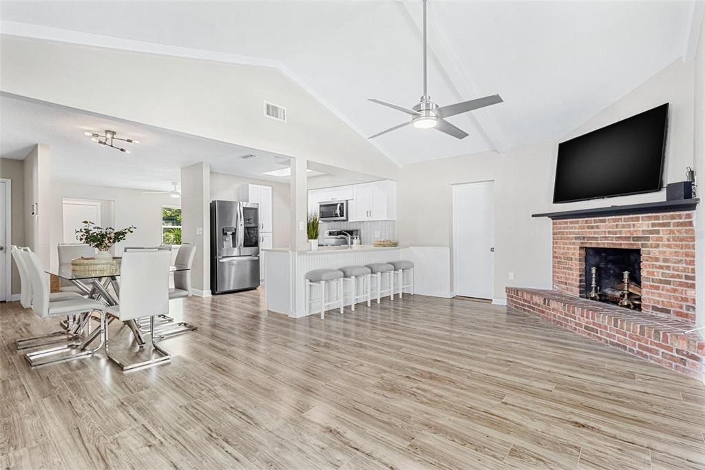 For Sale: $749,900 (5 beds, 3 baths, 2215 Square Feet)