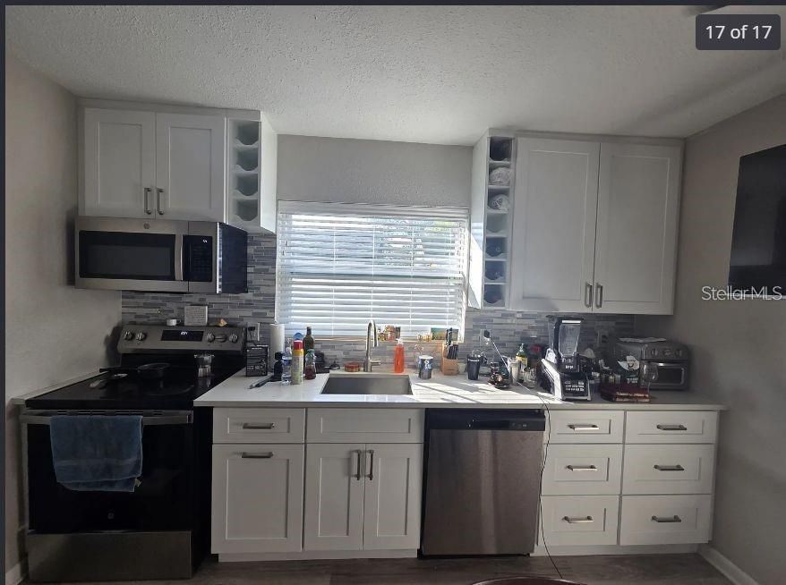 For Sale: $749,900 (5 beds, 3 baths, 2215 Square Feet)
