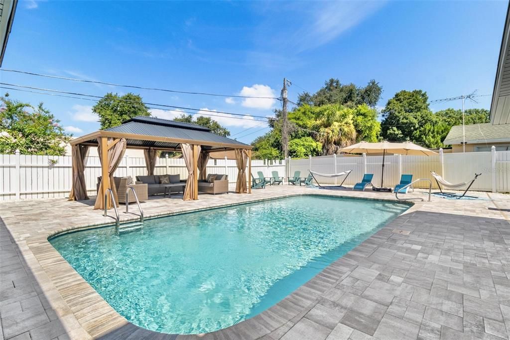 For Sale: $749,900 (5 beds, 3 baths, 2215 Square Feet)