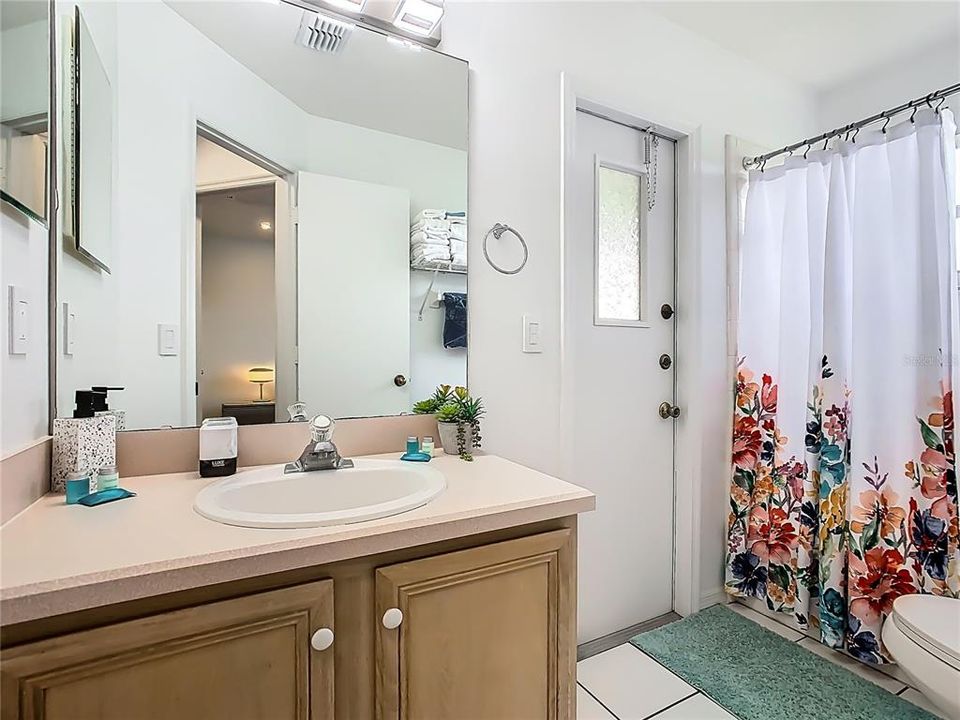 For Rent: $2,600 (3 beds, 2 baths, 1462 Square Feet)