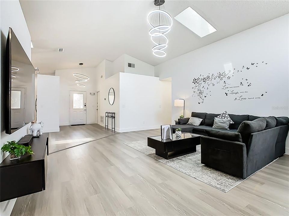 For Rent: $2,600 (3 beds, 2 baths, 1462 Square Feet)
