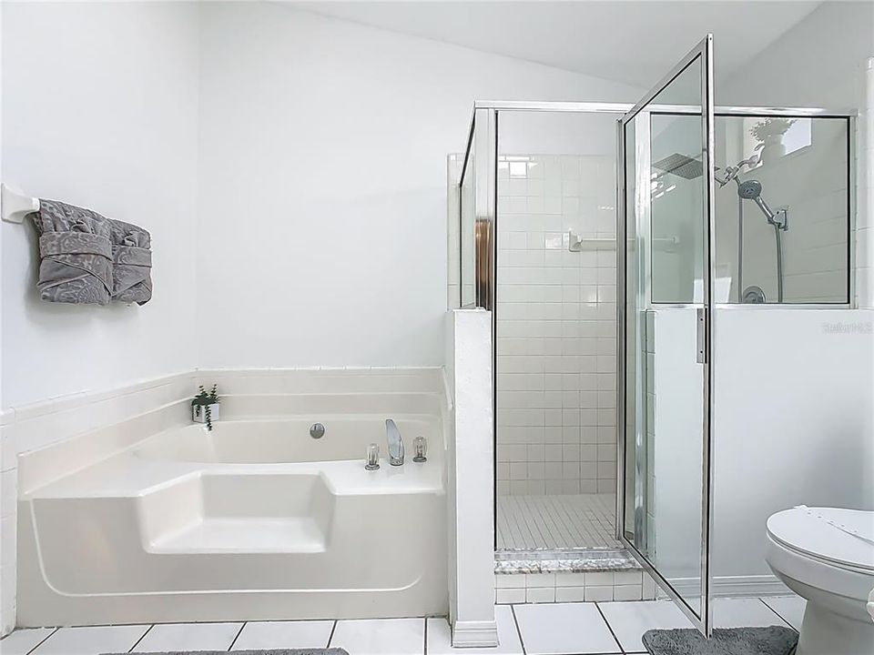 For Rent: $2,600 (3 beds, 2 baths, 1462 Square Feet)