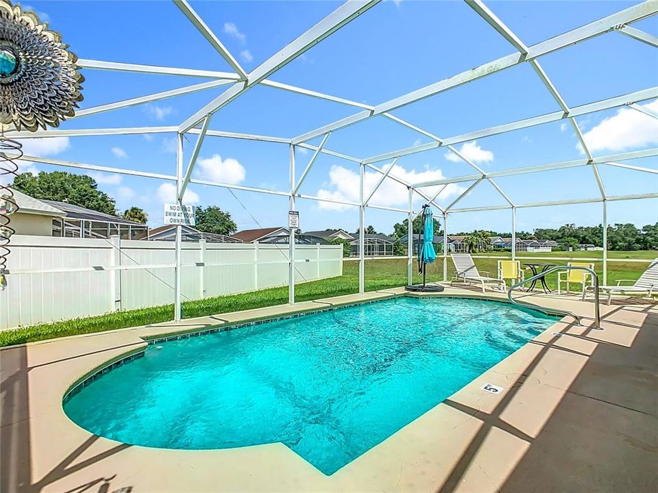 For Rent: $2,600 (3 beds, 2 baths, 1462 Square Feet)