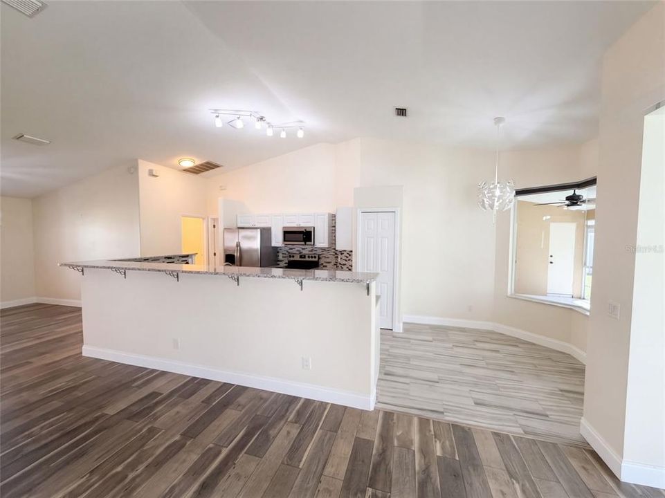 For Sale: $455,000 (3 beds, 2 baths, 1713 Square Feet)