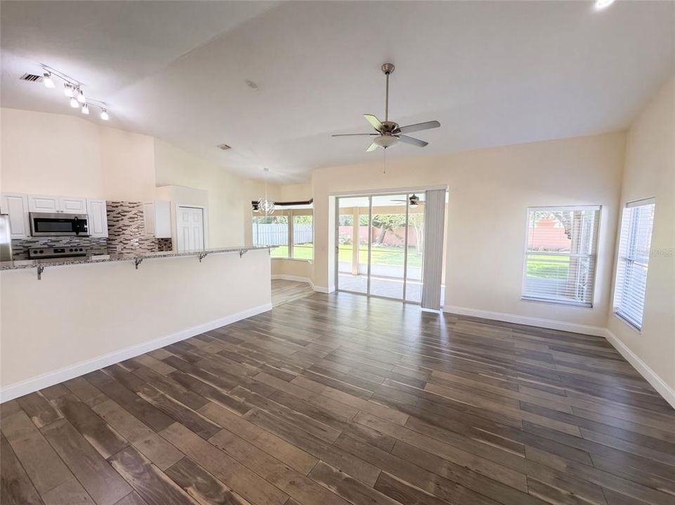 For Sale: $455,000 (3 beds, 2 baths, 1713 Square Feet)