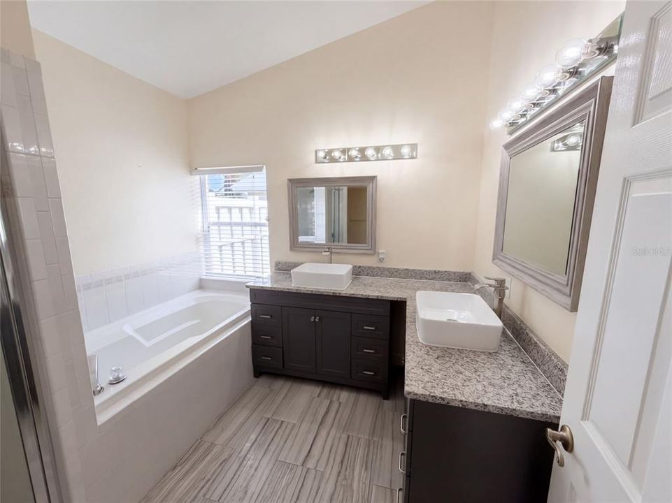 For Sale: $455,000 (3 beds, 2 baths, 1713 Square Feet)
