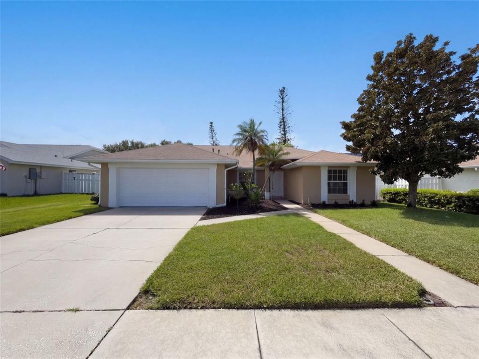 For Sale: $455,000 (3 beds, 2 baths, 1713 Square Feet)