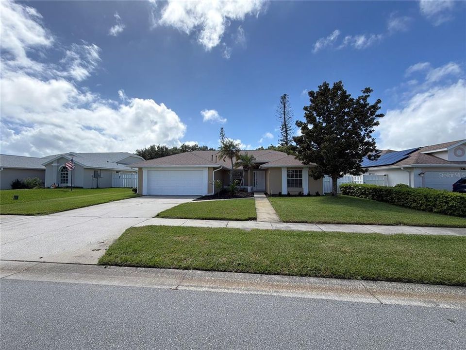 For Sale: $455,000 (3 beds, 2 baths, 1713 Square Feet)