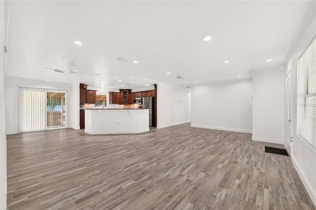 For Sale: $240,000 (3 beds, 2 baths, 1758 Square Feet)