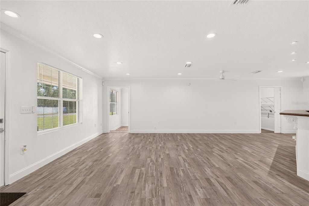 For Sale: $240,000 (3 beds, 2 baths, 1758 Square Feet)