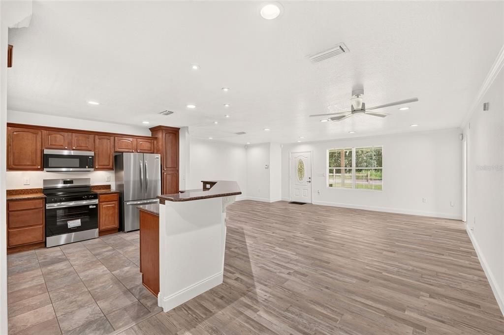 For Sale: $240,000 (3 beds, 2 baths, 1758 Square Feet)