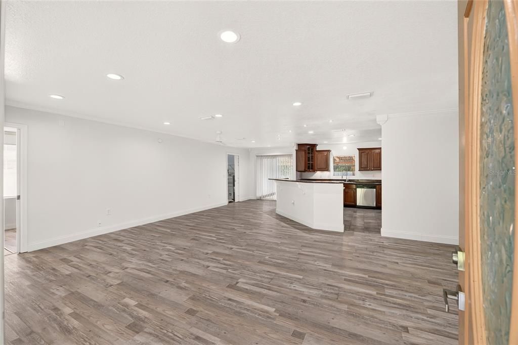 For Sale: $240,000 (3 beds, 2 baths, 1758 Square Feet)