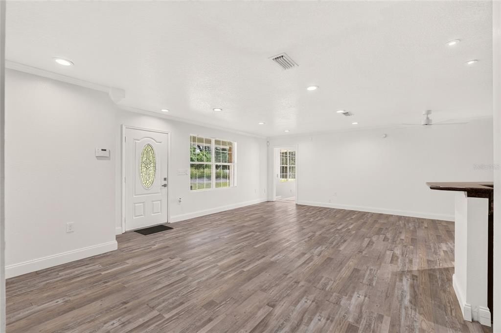 For Sale: $240,000 (3 beds, 2 baths, 1758 Square Feet)