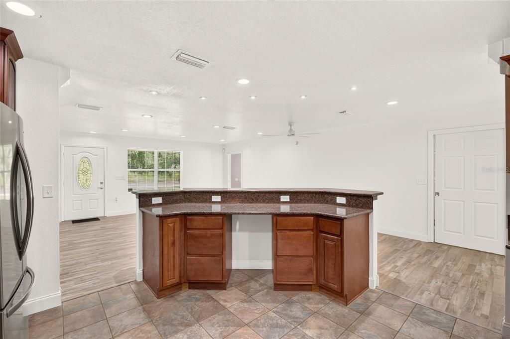 For Sale: $240,000 (3 beds, 2 baths, 1758 Square Feet)