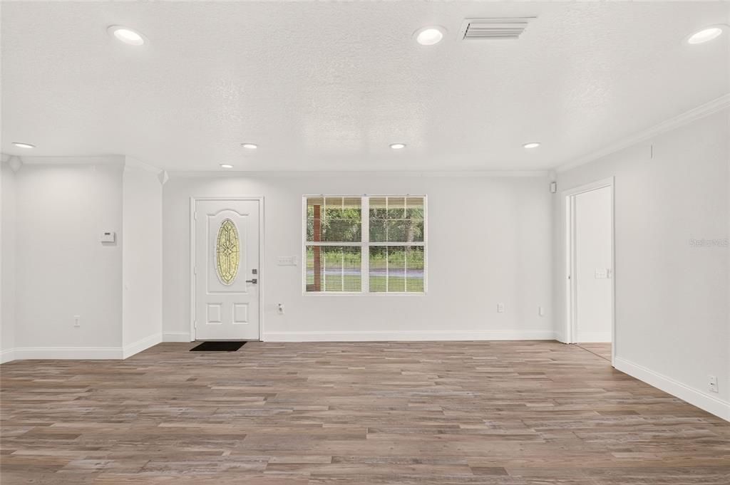 For Sale: $240,000 (3 beds, 2 baths, 1758 Square Feet)