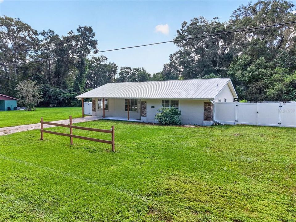 For Sale: $240,000 (3 beds, 2 baths, 1758 Square Feet)