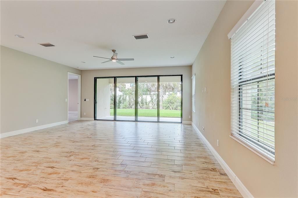 На продажу: $639,998 (3 спален, 2 ванн, 2104 Квадратных фут)