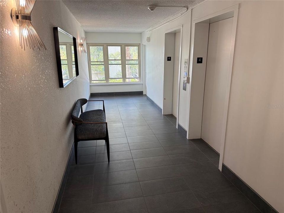 For Sale: $319,900 (1 beds, 1 baths, 840 Square Feet)