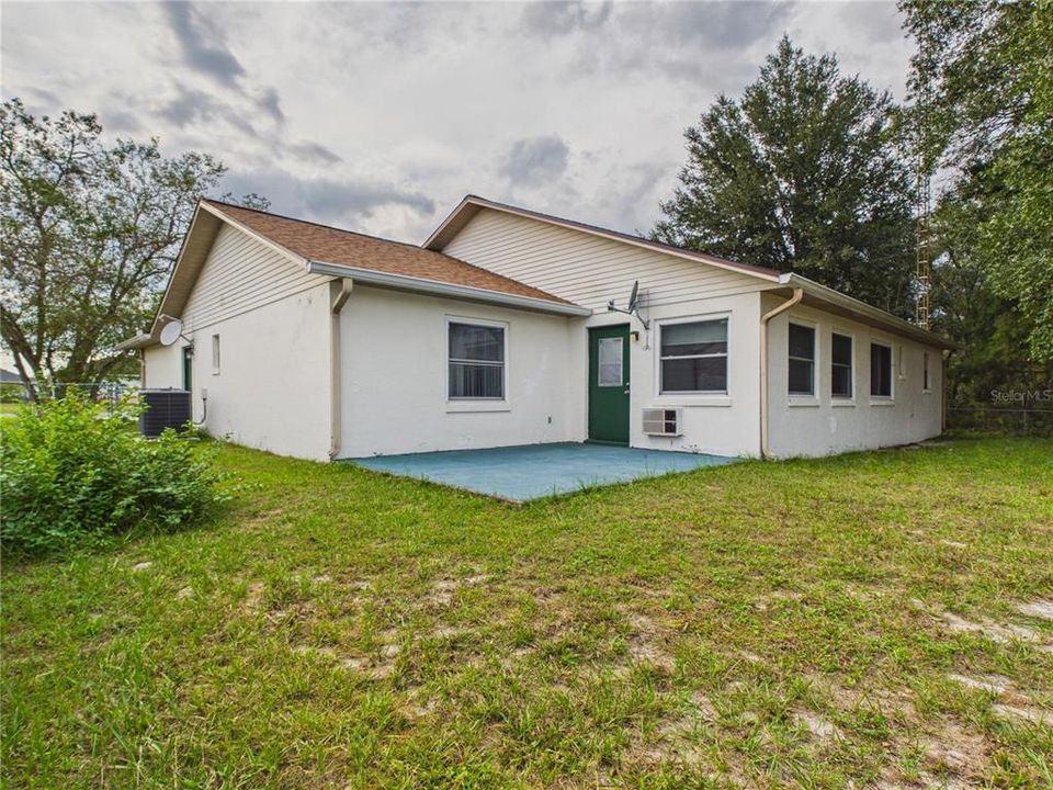 For Sale: $279,900 (3 beds, 3 baths, 2042 Square Feet)