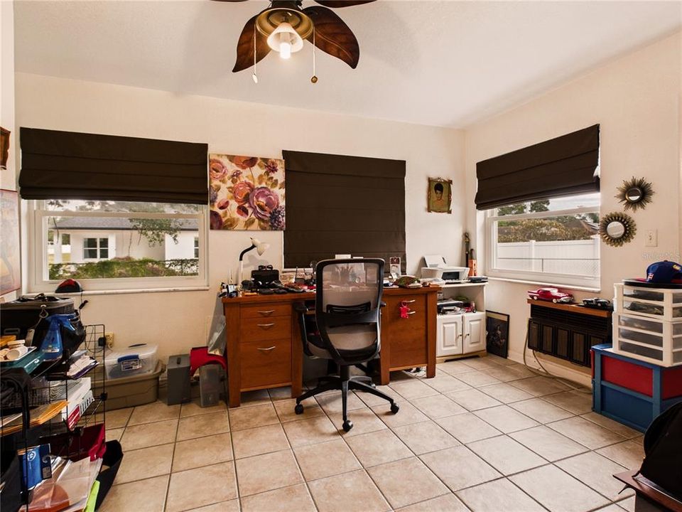 For Sale: $279,900 (3 beds, 3 baths, 2042 Square Feet)