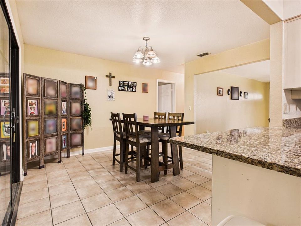 For Sale: $279,900 (3 beds, 3 baths, 2042 Square Feet)