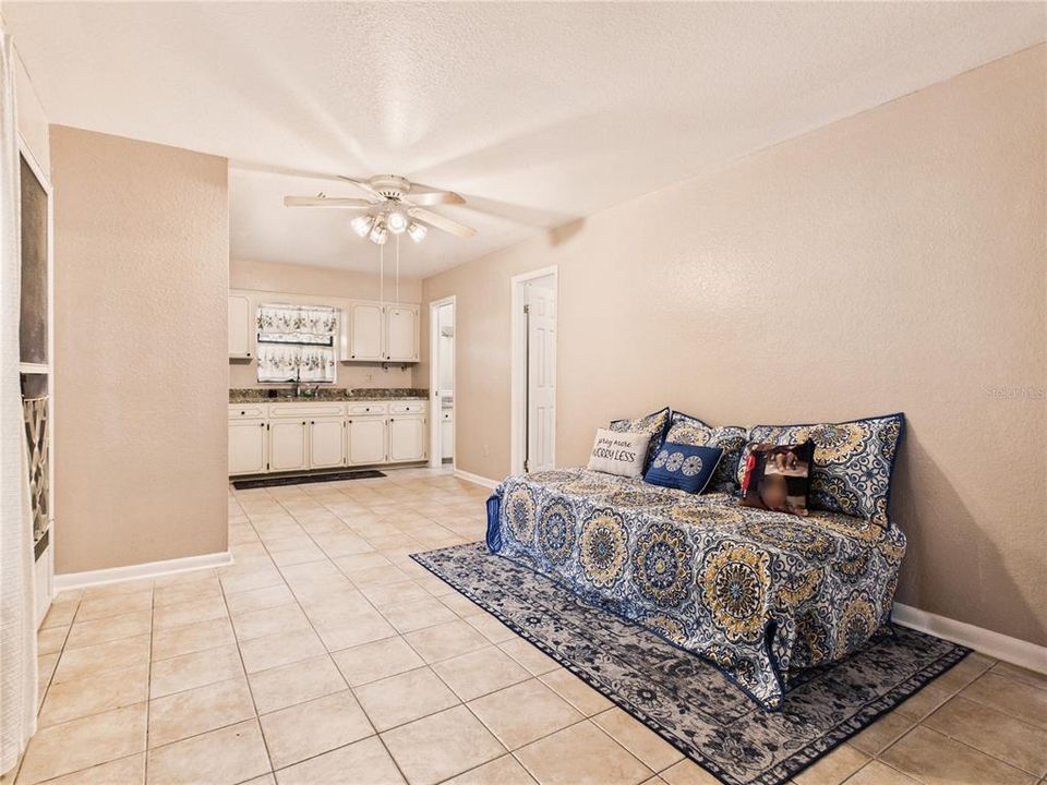 For Sale: $279,900 (3 beds, 3 baths, 2042 Square Feet)