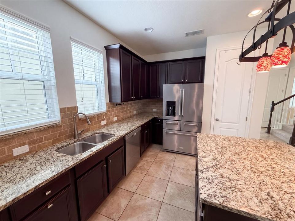 For Sale: $568,000 (3 beds, 2 baths, 1859 Square Feet)