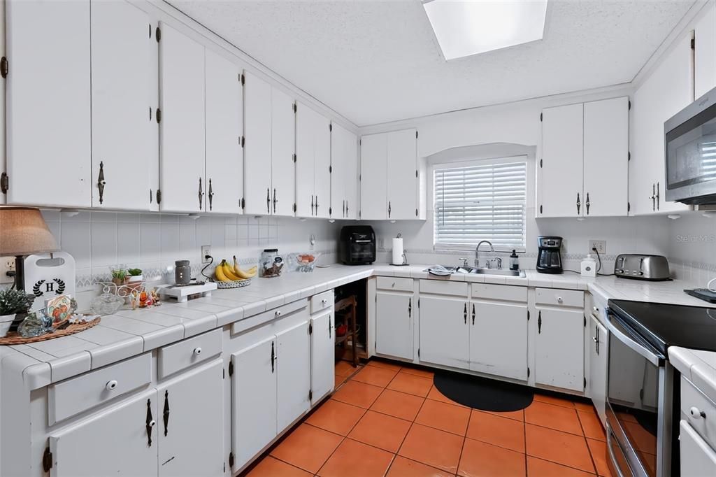 En Venta: $335,000 (3 camas, 2 baños, 1994 Pies cuadrados)