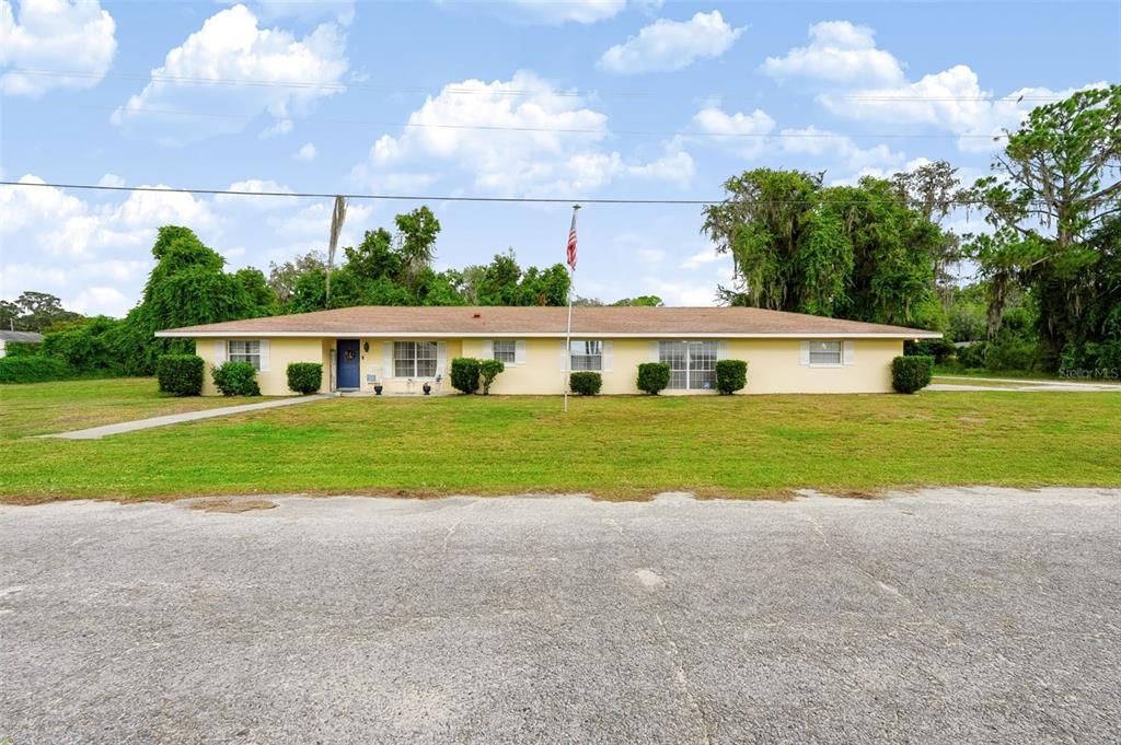 En Venta: $335,000 (3 camas, 2 baños, 1994 Pies cuadrados)