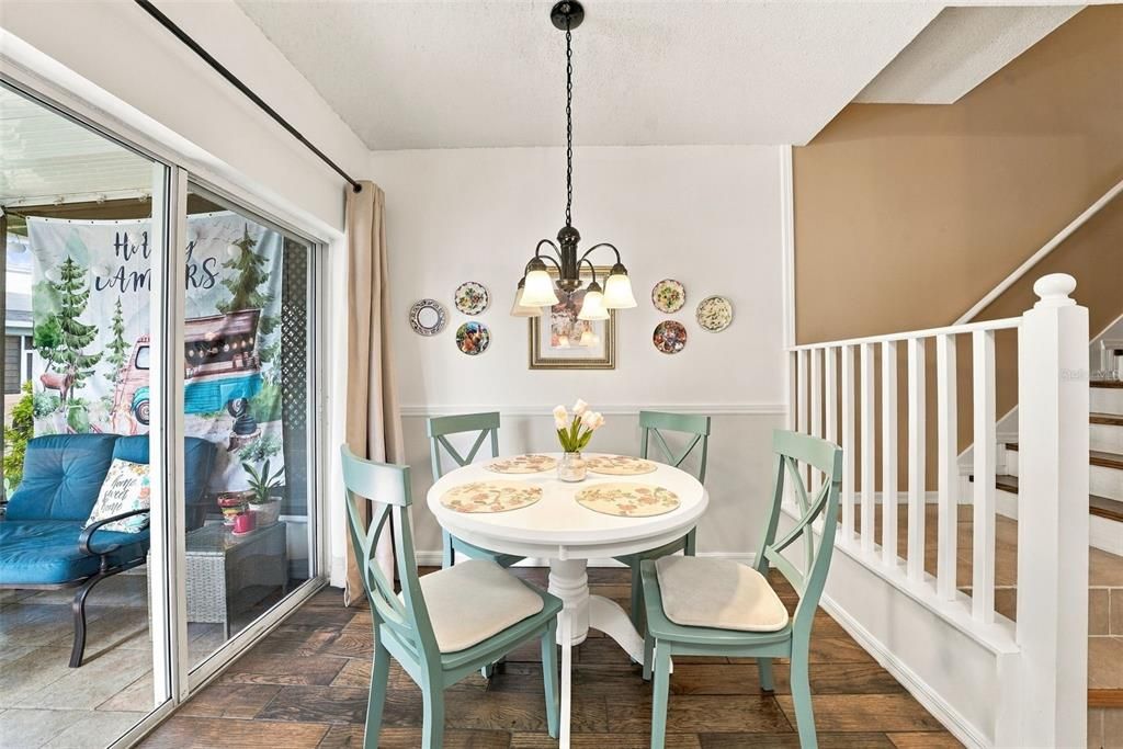 For Sale: $225,000 (3 beds, 3 baths, 1412 Square Feet)