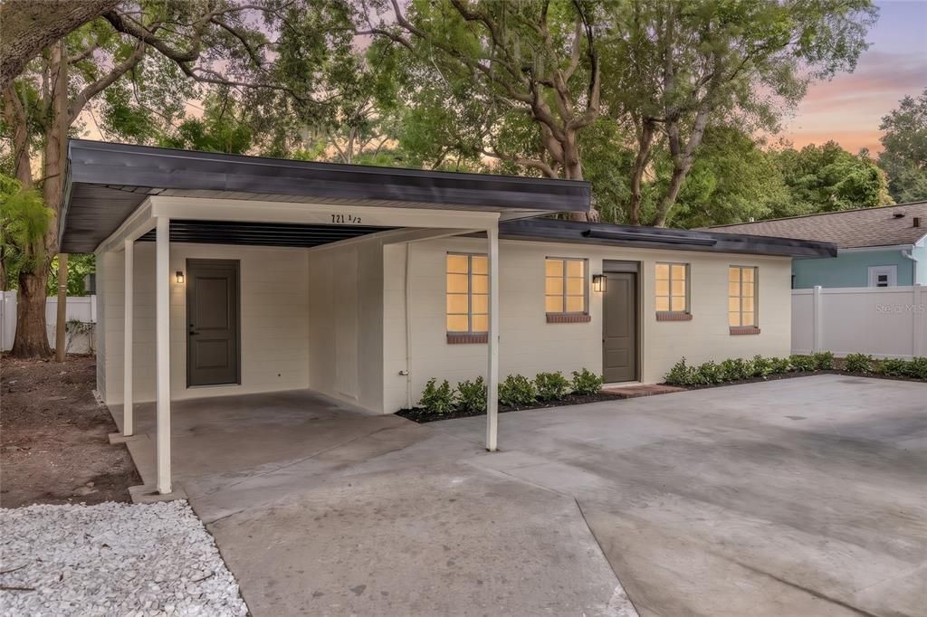 For Rent: $2,300 (2 beds, 1 baths, 787 Square Feet)