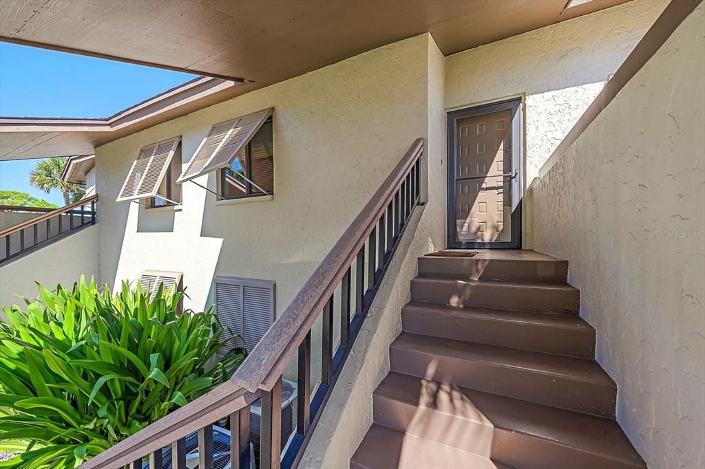 For Rent: $2,300 (2 beds, 2 baths, 1145 Square Feet)
