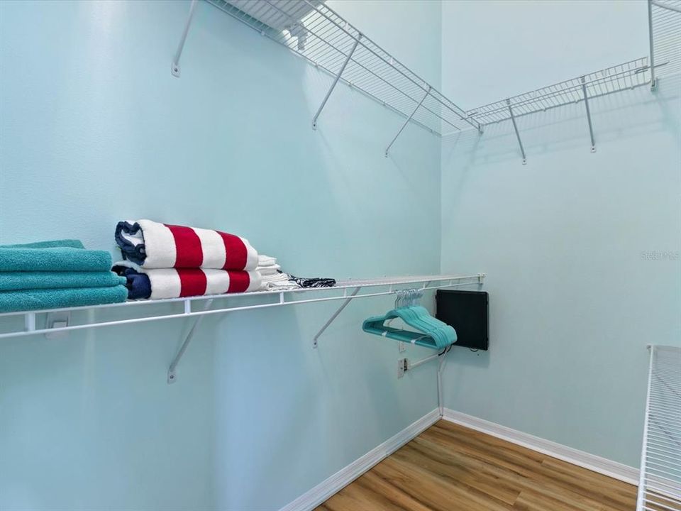 En Venta: $306,000 (3 camas, 2 baños, 1636 Pies cuadrados)