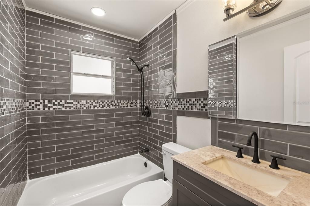 En Venta: $315,000 (3 camas, 2 baños, 1000 Pies cuadrados)