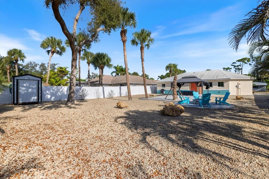 For Sale: $540,000 (2 beds, 2 baths, 1300 Square Feet)