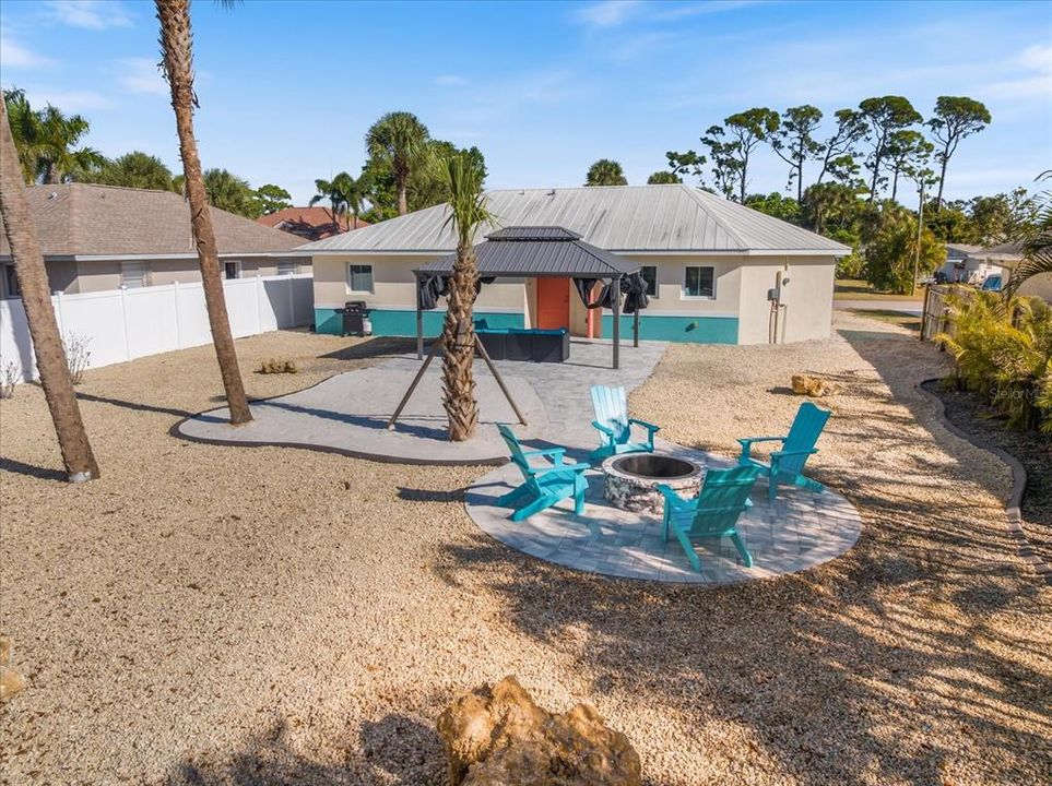 For Sale: $540,000 (2 beds, 2 baths, 1300 Square Feet)