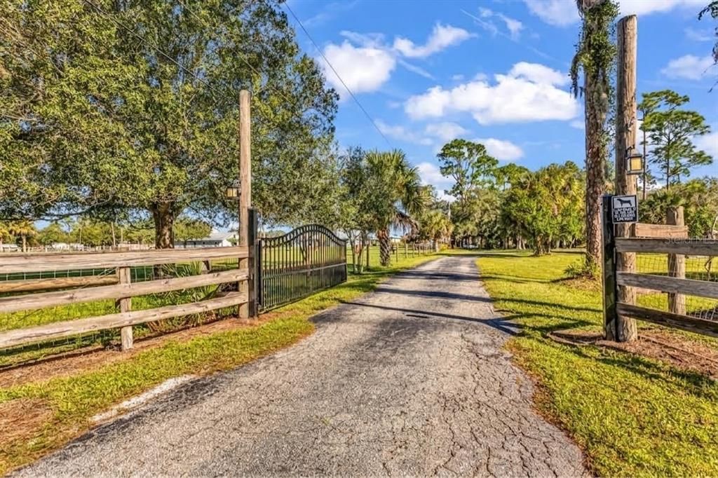 For Sale: $690,000 (4 beds, 3 baths, 3544 Square Feet)