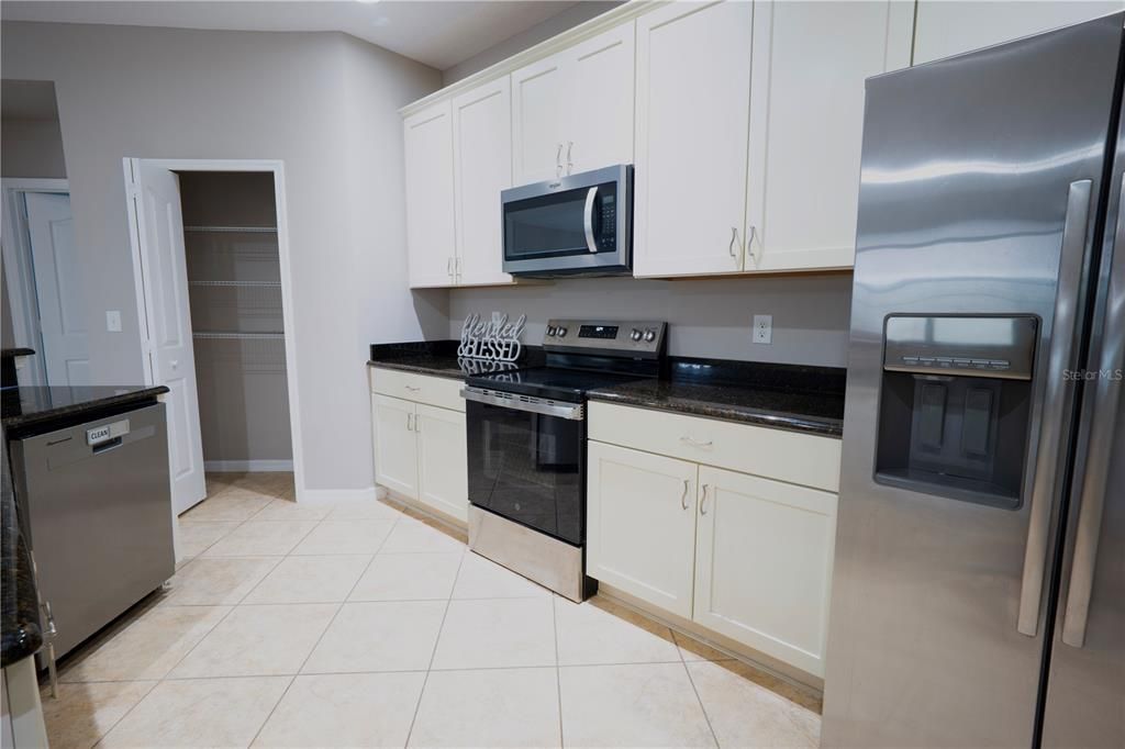 На продажу: $499,000 (3 спален, 2 ванн, 1719 Квадратных фут)