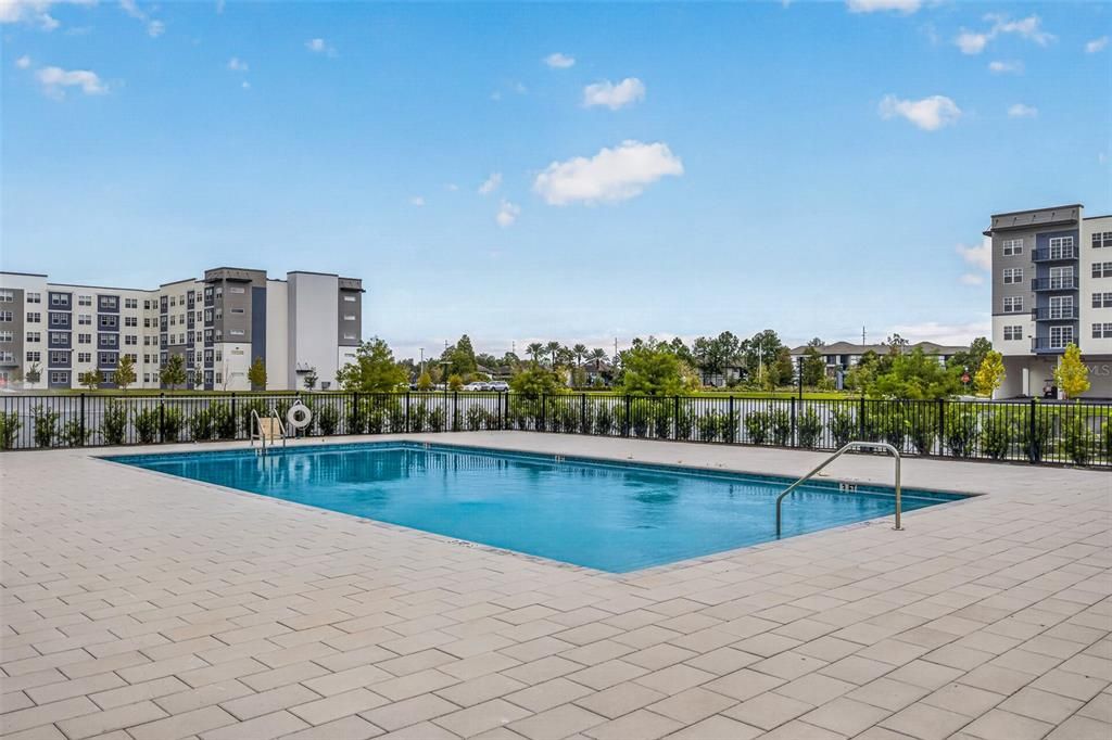 For Sale: $305,000 (2 beds, 2 baths, 1023 Square Feet)