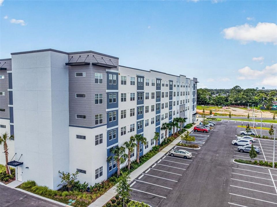 For Sale: $305,000 (2 beds, 2 baths, 1023 Square Feet)