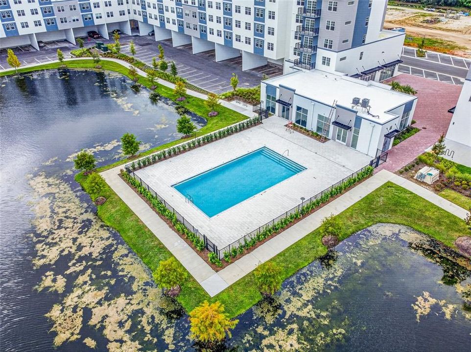 For Sale: $305,000 (2 beds, 2 baths, 1023 Square Feet)