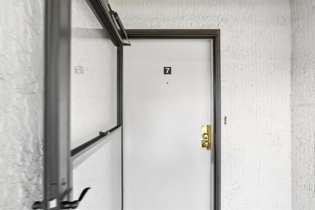 На продажу: $145,000 (2 спален, 2 ванн, 1075 Квадратных фут)