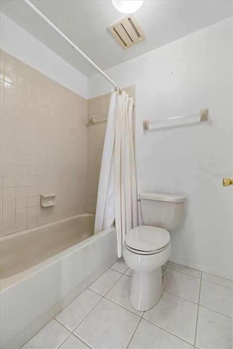 На продажу: $145,000 (2 спален, 2 ванн, 1075 Квадратных фут)
