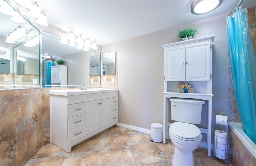 For Sale: $295,000 (2 beds, 2 baths, 1400 Square Feet)